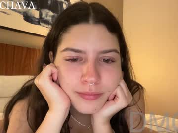 girl
        frenchava cam image #5351825