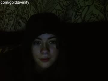 girl
        _modestmouse cam image #1337100
