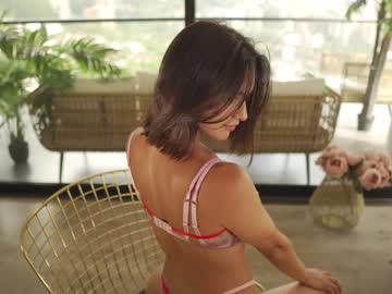 girl
        honeyco57 cam image #2194578