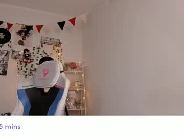 girl
        vivian_qwerty cam image #5990752