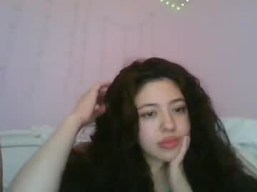 girl
        savinajade cam image #348274