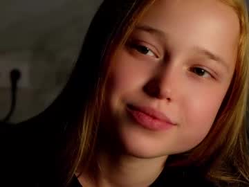 girl
        gemmabrabazon cam image #4420234
