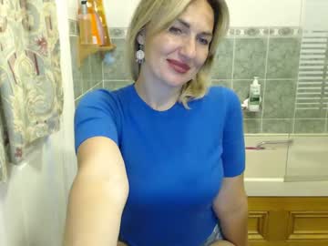 girl
        mallinia cam image #2023340