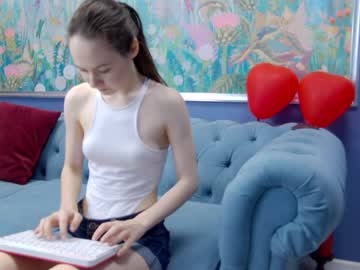 girl
        kriskras__ cam image #1050565