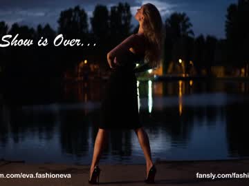 girl
        eva_fashionista cam image #409522