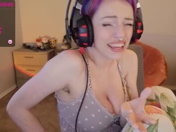 girl
        rhaenys cam image #1335453