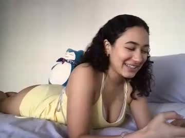 girl
        aspenn777 cam image #3431623