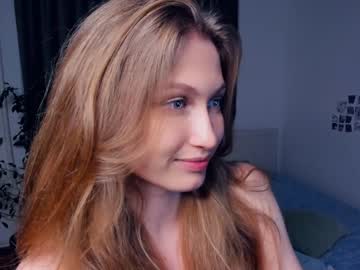 girl
        celine_in_love cam image #2497439
