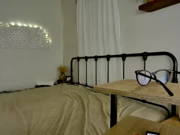 girl
        jordanamama cam image #3827496