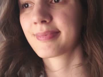 girl
        amityfugler cam image #4236168