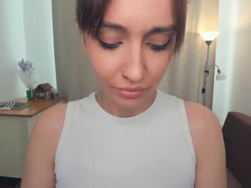 girl
        sun_mylove cam image #1574591