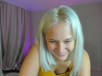 girl
        angel___s cam image #2237729
