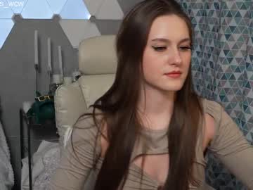 girl
        lesliekorfs cam image #6255125