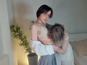 couple
        hoiiy_cute cam image #2186507