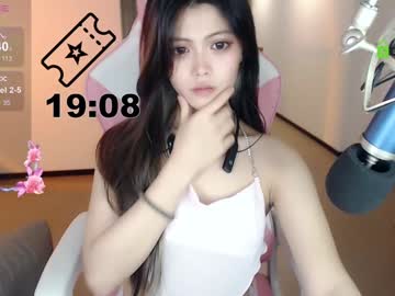 girl
        akina520 cam image #4715720