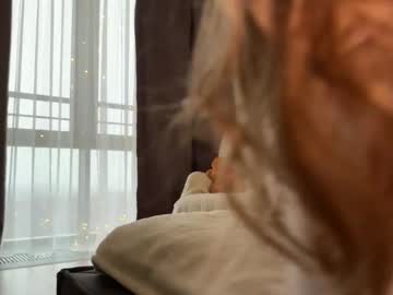 girl
        girl_next_door19 cam image #6242198