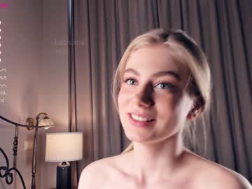 girl
        kateharrise cam image #1784973