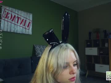 girl
        audreycarvin cam image #4633208