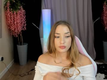 girl
        lori_blush cam image #4951195