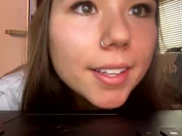 girl
        tatted_and_bratted cam image #4565393