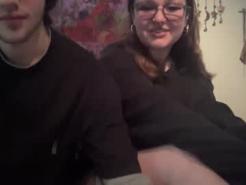 couple
        hornycapricorn777 cam image #1736249