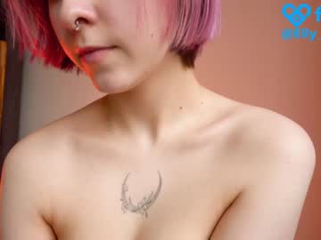 girl
        takemesempai cam image #3965994