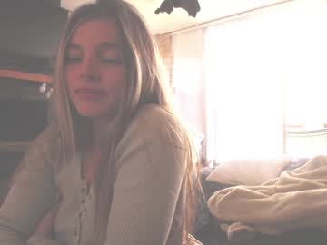 girl
        kendalltyler cam image #5318560