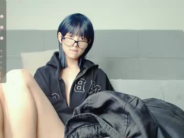 girl
        little_yena cam image #2411127