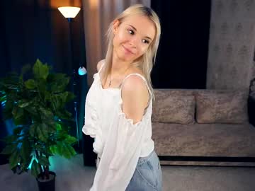 girl
        breckbunyard cam image #6154121