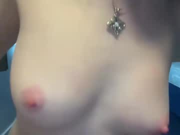 girl
        candy684336 cam image #4284444