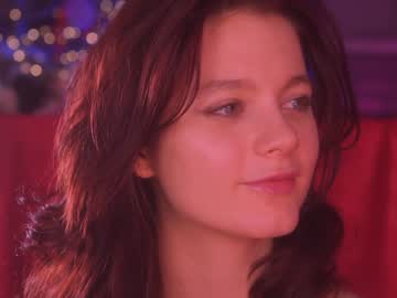 girl
        lorienn cam image #3296140