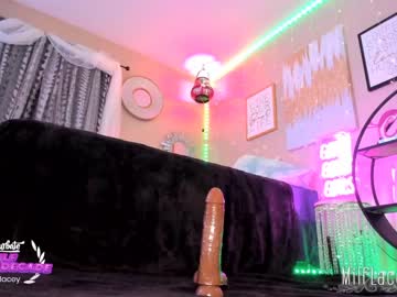 girl
        milf_lacey cam image #616760