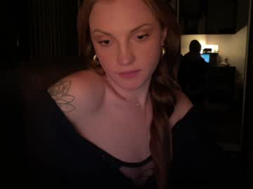 girl
        skyrosie cam image #5650786