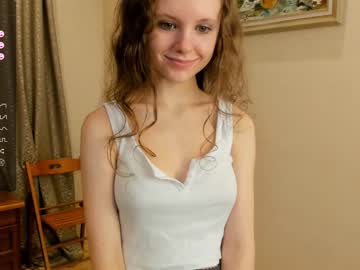 girl
        maryrogersa cam image #2321730