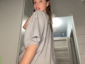 girl
        angel_from_sky cam image #4196216