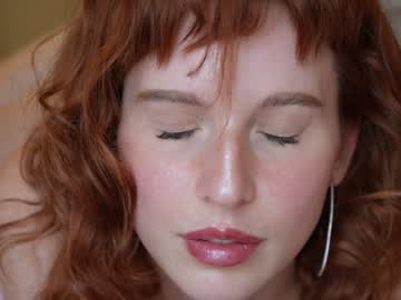 girl
        ellaa91 cam image #5016048