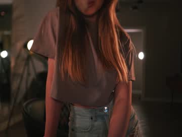 girl
        alterali cam image #1923251