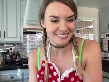 girl
        phoenix_taylor cam image #4262335
