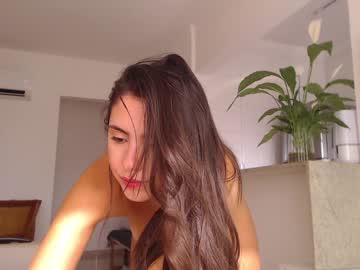 girl
        juliaby cam image #1203921