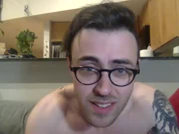 couple Nude Cam Girls Playing Games with finn_storm