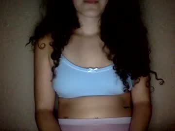 girl
        briskiiz cam image #1680259