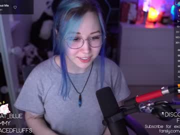 girl
        blue_mooncat cam image #1765895
