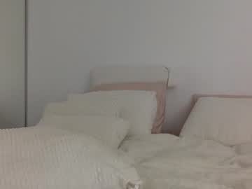 girl
        alaiaxox cam image #3318468