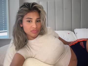 girl
        aniishaa cam image #6977298