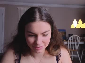 girl
        chroniclove cam image #6196930