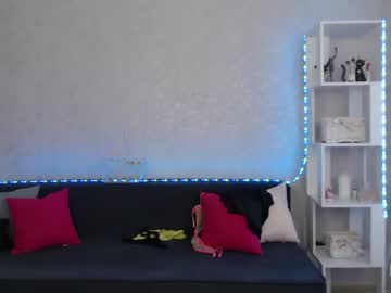 girl
        ellyloy cam image #171895