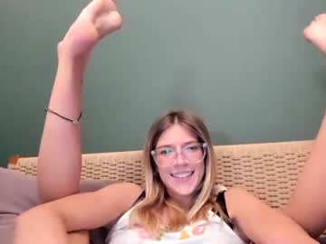 girl
        oliviahansleyy cam image #4209019