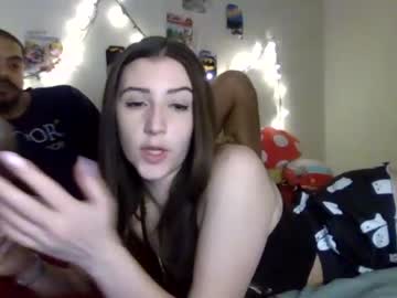 couple
        a_mariejuana69 cam image #3330961