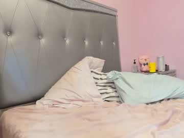 girl
        mariahpinkkitty cam image #2604763