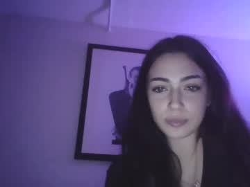 girl
        ashxlynnn cam image #6298597